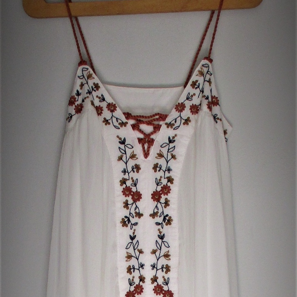 Lauren Conrad Embroidered Boho Dress Gown Size S